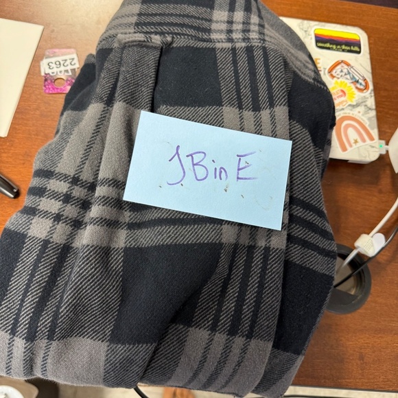 Orvis Men’s Black Grey Plaid Flannel Shirt Cotton Long Sleeve Size XL - Picture 4 of 10